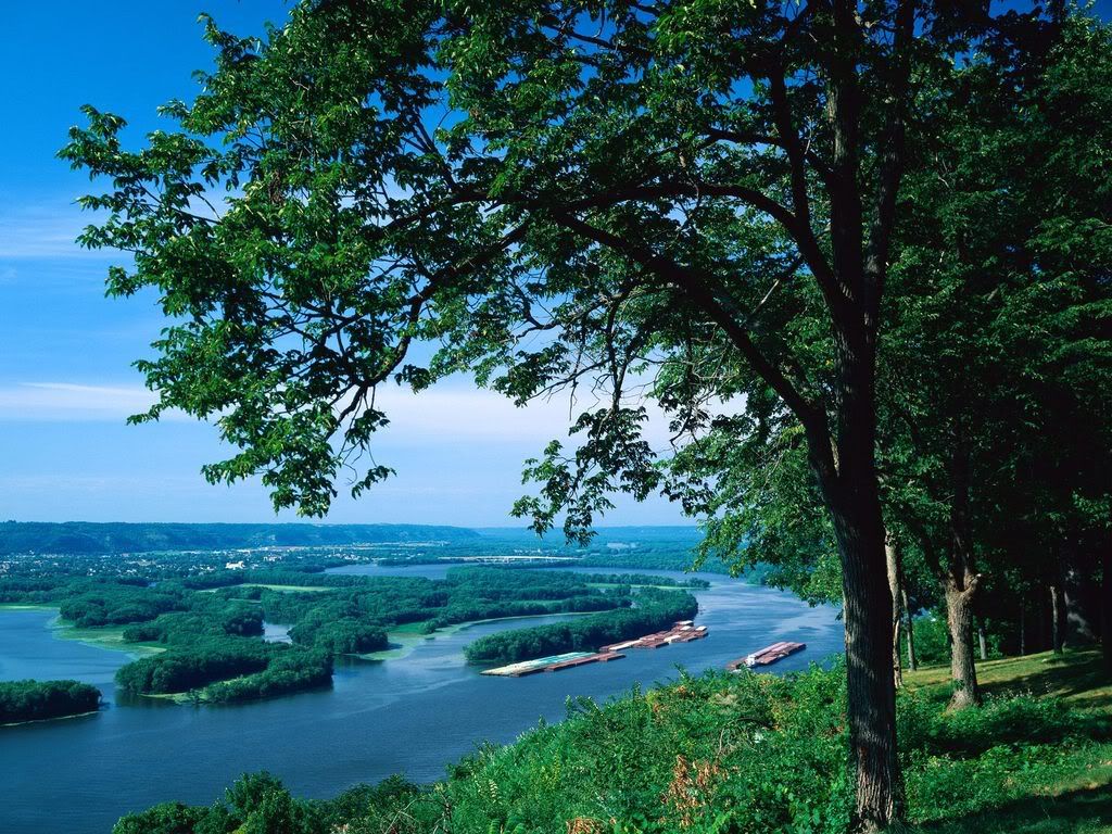 MississippiRiverMcGregorIowa.jpg