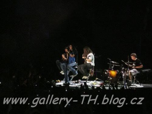 l_e9c0e61285aafce84f55919640f9c91b.jpg picture by gallery_th