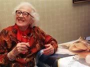 Titanic survivor sells mementos to pay for nursing care