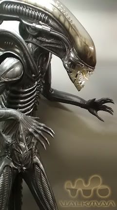 Alien-walkman01.jpg