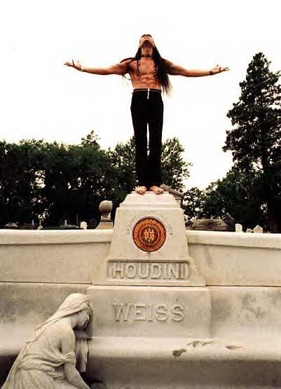 Houdini Grave