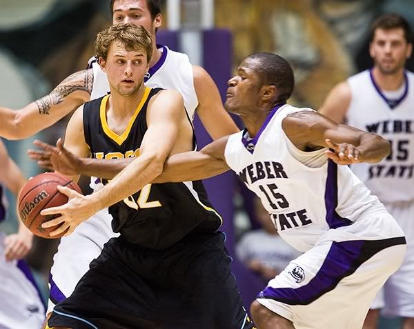 110209WSUBasketballPic11.jpg