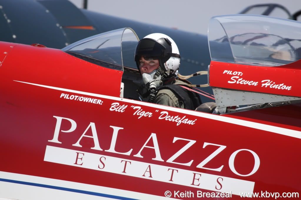 IMAGE: http://i197.photobucket.com/albums/aa5/KBVP/StevenHintoninStregaatChino8578.jpg