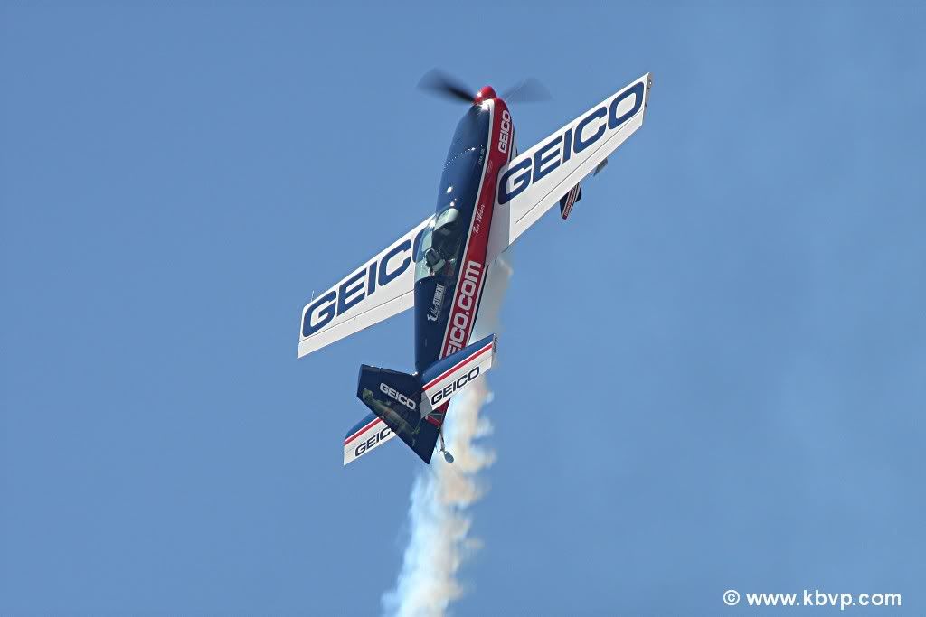 IMAGE: http://i197.photobucket.com/albums/aa5/KBVP/TimWebergoingvertical.jpg