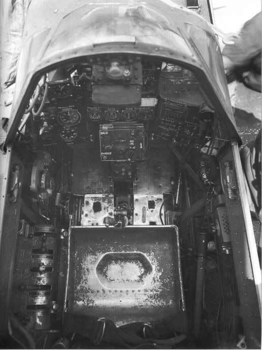 [Image: Cockpit4.jpg]